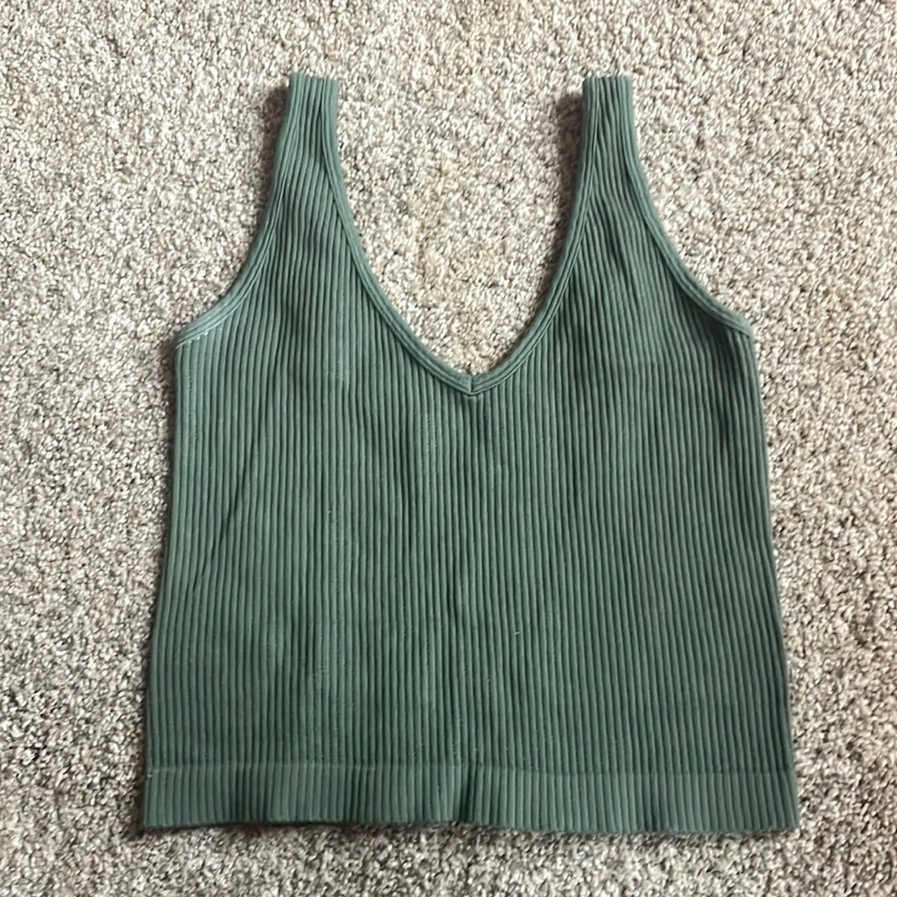 Free people seamless crop